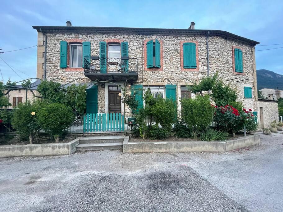 Maison De Dans Le Diois Au Pied Du Vercors Avec 2 Pour 6 Personnes *